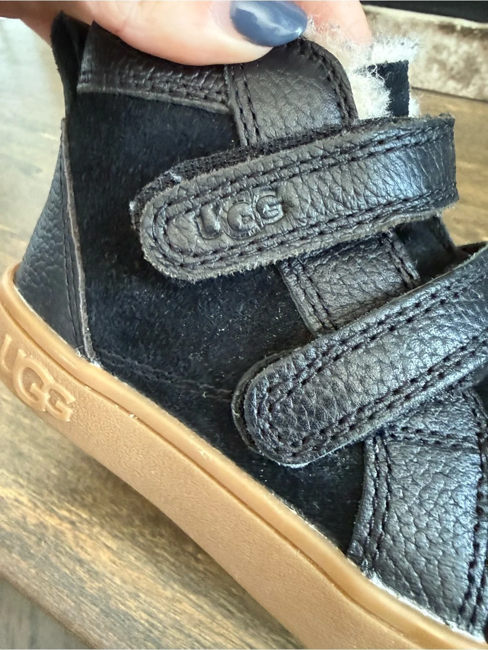 UGG Australia Rennon II Boots Black Leather Toddler Size 8 (EU 25)